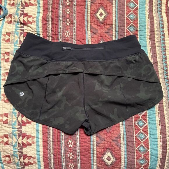 Lululemon Athletica Army Print running shorts size 8 - Picture 3 of 6